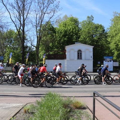 Obraz główny aktualności o tytule Rekordowa frekwencja na Lotto Poland Bike Marathon w Jabłonnie 