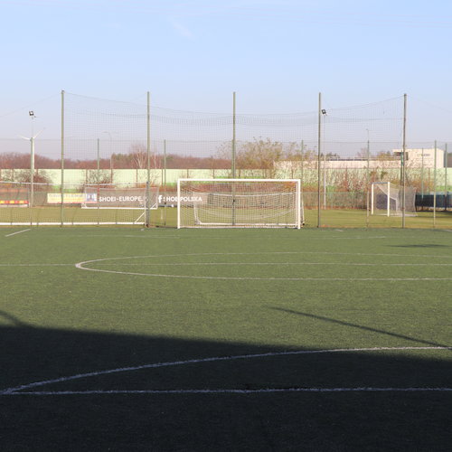 Obraz główny aktualności o tytule MODERNIZACJA BOISKA DO PIŁKI NOŻNEJ W KOMPLEKSIE SPORTOWYM ORLIK W JABŁONNIE W RAMACH PROGRAMU MODERNIZACJI KOMPLEKSÓW SPORTOWYCH „MOJE BOISKO-ORLIK 2012” - EDYCJA 2024 